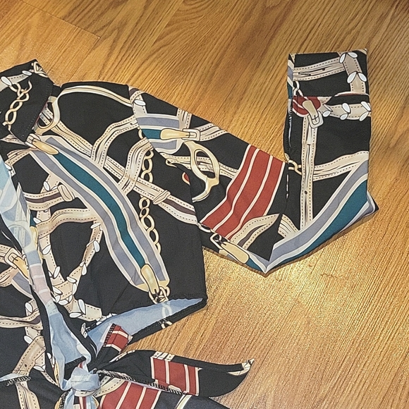 NWOT 2 Piece Gold Chain Belt Red Green Stripe Print Outfit - Picture 4 of 12